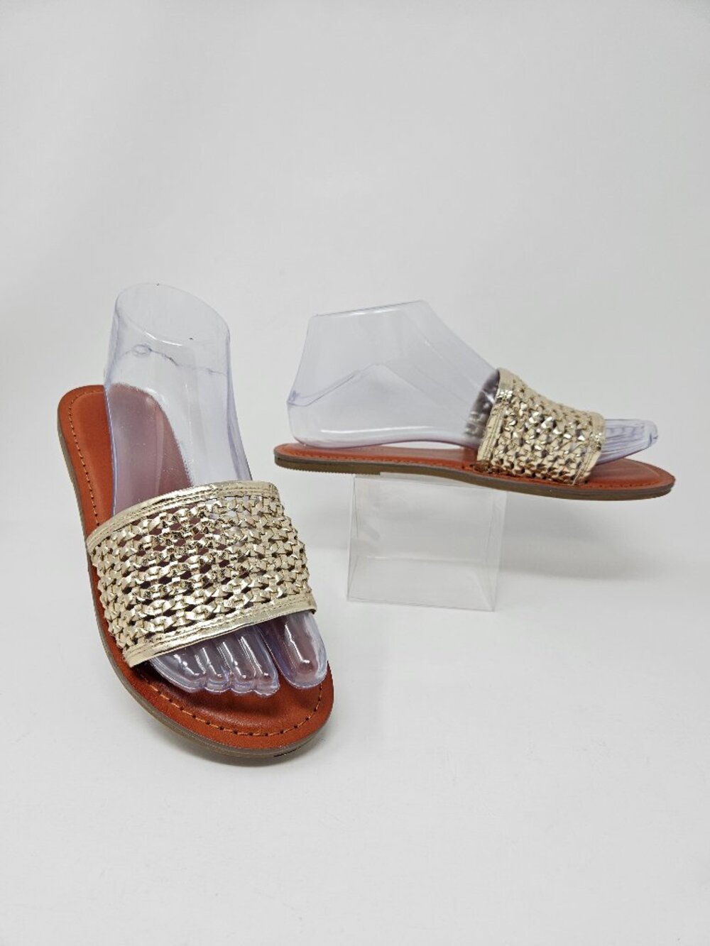 American Eagle Size 6 Metallic Gold Woven Slip On Slides Sandals Flat EUC Womens